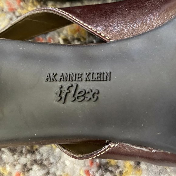 Anne Klein Like New Brown Slingbacks - Picture 6 of 8